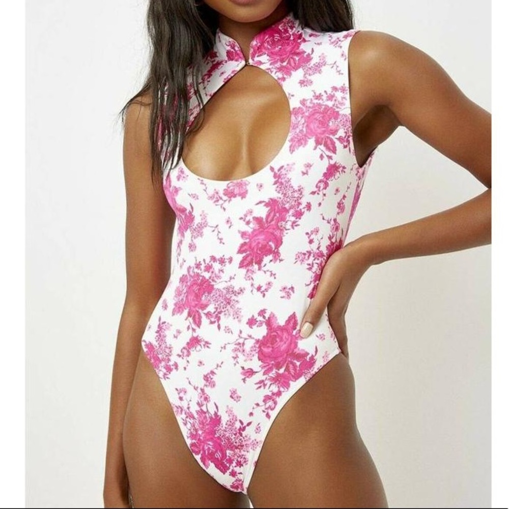 Frankie’s bikini Zuri one piece NWT
